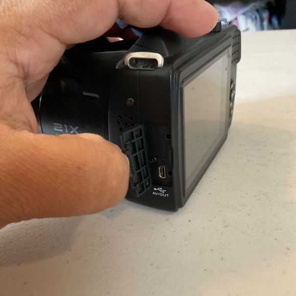 Sanyo VPC-E2100 Digital Camera For Parts Only - Picture 8 of 15